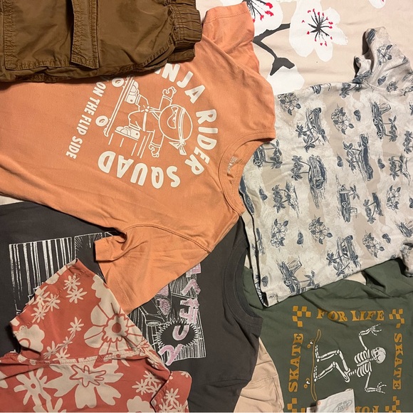 Boy clothes - Picture 2 of 8